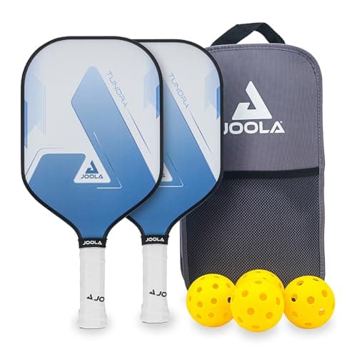 Zwei blau-weiße JOOLA Pickleball-Schläger mit grauer Tragetasche und drei gelben Bällen