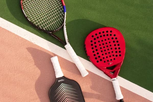 pickleball-tennis-padel-badminton-vergleich